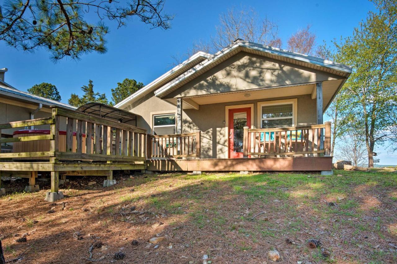 Broken Bow Cottage With Deck, Hot Tub And Fire Pit! Exterior photo